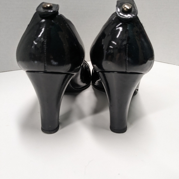 Stuart Weitzman Patent Pump - Picture 4 of 6